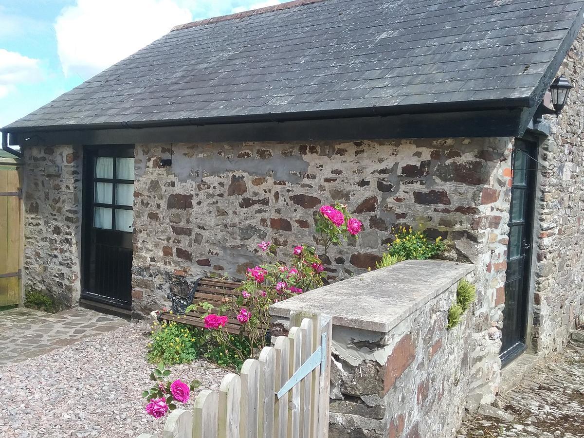 Villa The Old Workshop Knowstone Exterior foto